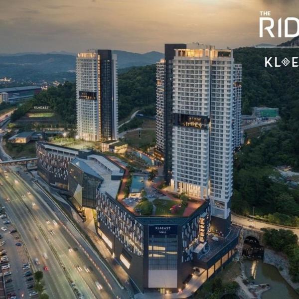 At The Ridge Kl East J *