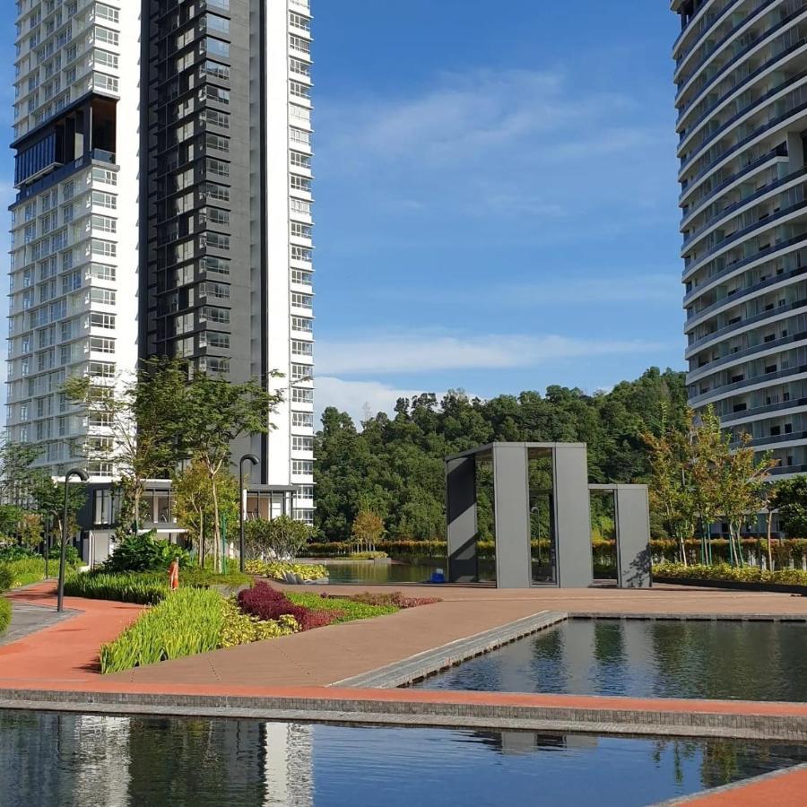 At The Ridge Kl East J *
